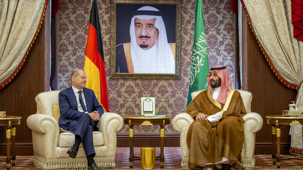 شولتس يلتقي محمد بن سلمان بجدة في "محاولة لعقد شراكات بمجال الطاقة" إثر أزمة الغاز الأوروبية