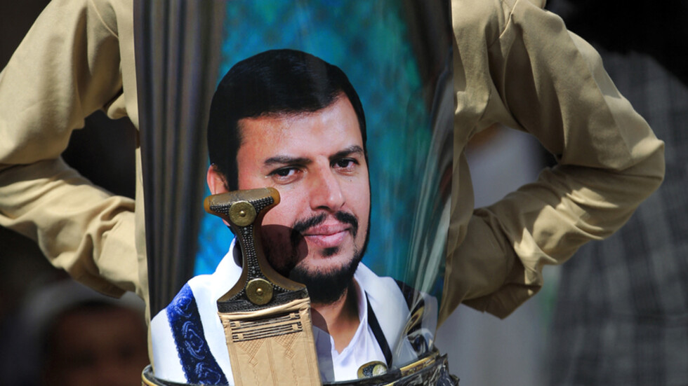 الحوثيون: على الشركات الأجنبية التي تنهب ثروة اليمن أن تأخذ تحذير عبد الملك الحوثي على محمل الجد