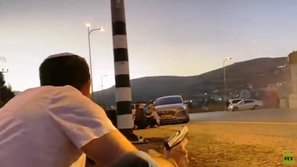 هجومان بالضفة الغربية.. إطلاق نار في الخليل وإصابة جندي إسرائيلي قرب مستوطنة إيتمار (فيديو)