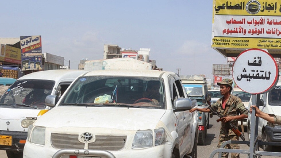 اليمن.. ضبط قذائف وذخائر في حافلة ركاب بعدن‎‎