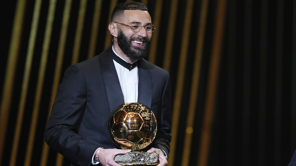 "فرانس فوتبول" تعلن عن الفائز بجائزة الكرة الذهبية لعام 2022