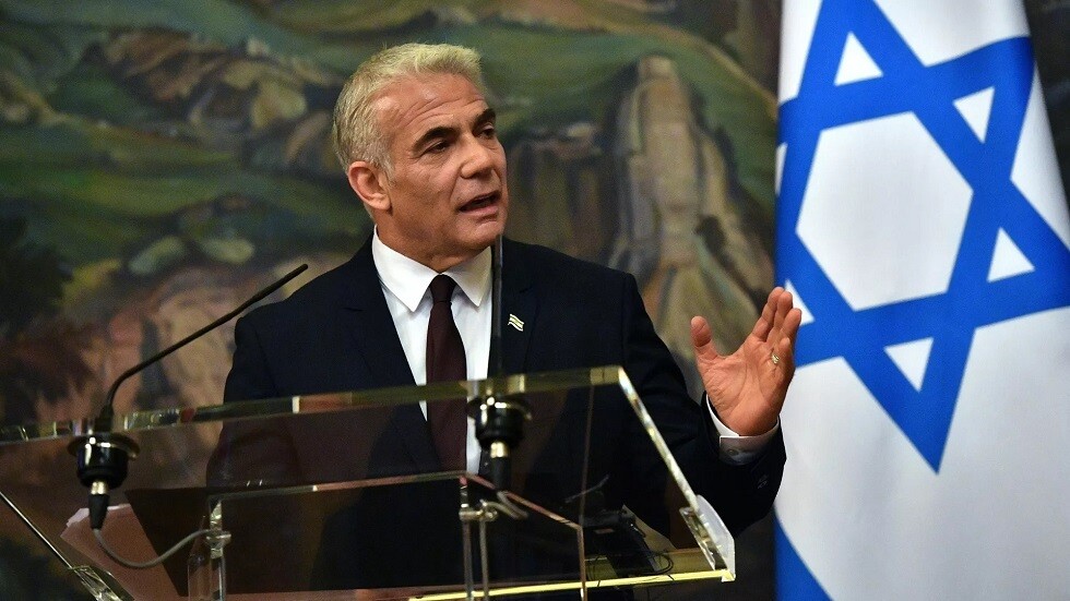 لابيد: العلاقات بين روسيا وإيران "مشكلة خطيرة"