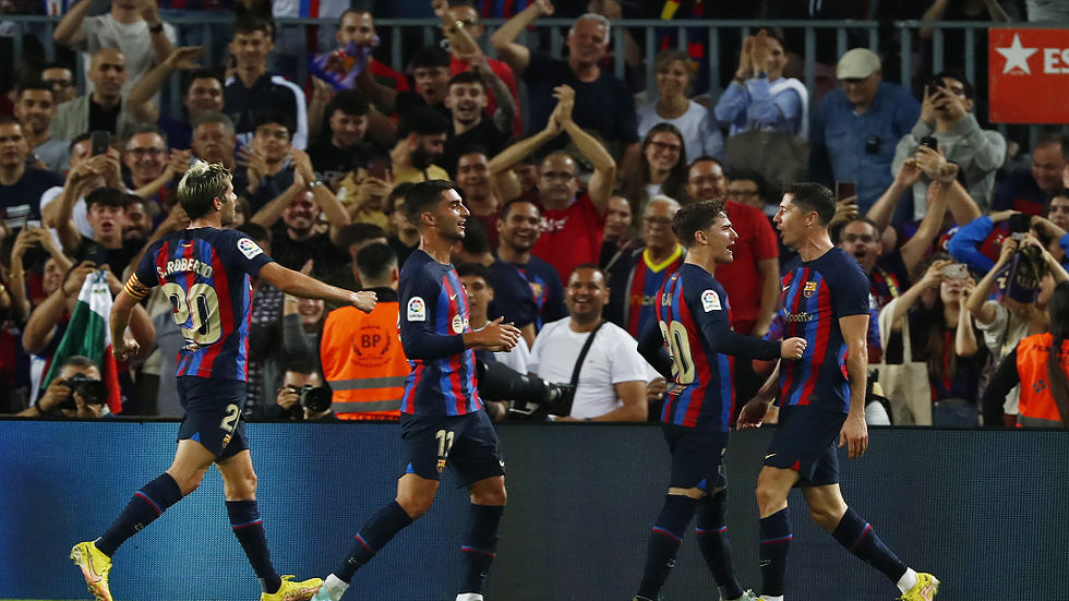 برشلونة يداوي جراحه بثلاثية في شباك فياريال