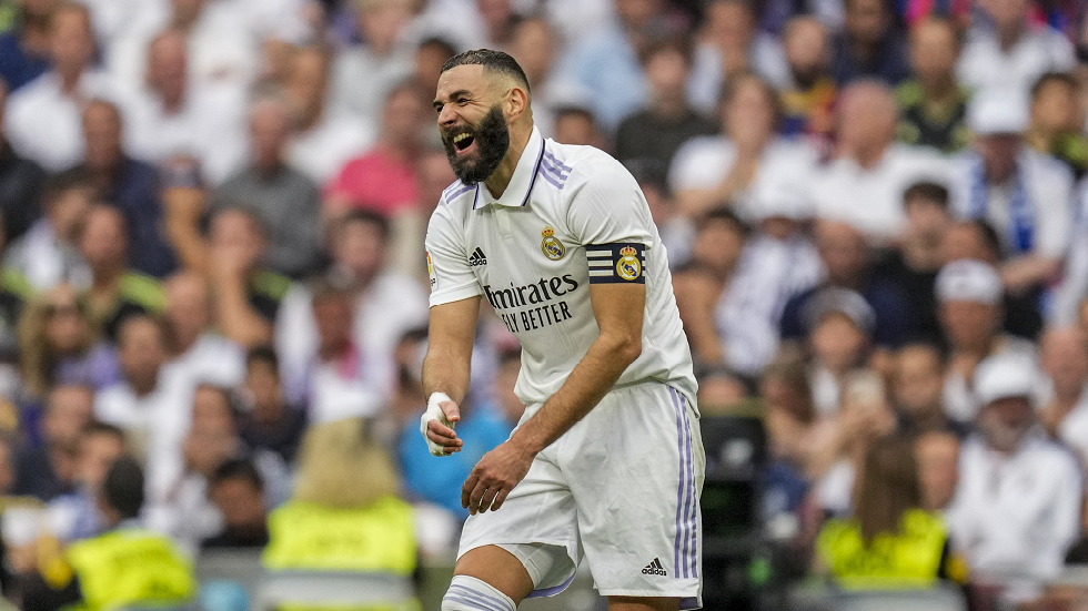 استبعاد بنزيما من قائمة ريال مدريد لمواجهة إشبيلية