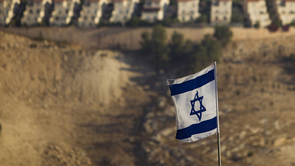 بروفيسور إسرائيلي يقترح عقاب الفلسطينيين في النقب على عدد المواليد الزائد (فيديو)
