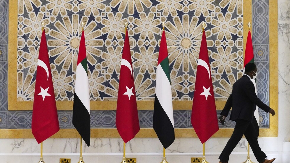 الإمارات وتركيا تبحثان ملفات الطاقة والأمن الغذائي