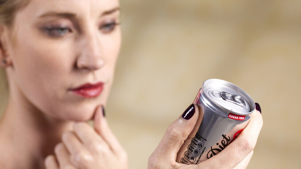 إليك الطريق التي تضر بها "مشروبات الحمية" صحتك