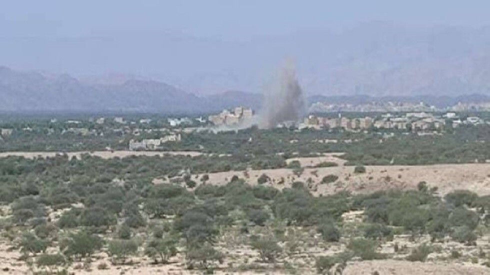 نجاة قياديين عسكريين يمنيين من هجوم إرهابي لتنظيم "القاعدة" في أبين