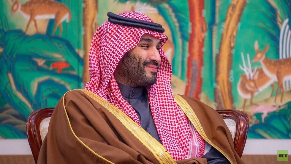 تفاعل كبير على "تويتر".. نشطاء يتداولون رسالة بخط ولي العهد السعودي في كوريا الجنوبية