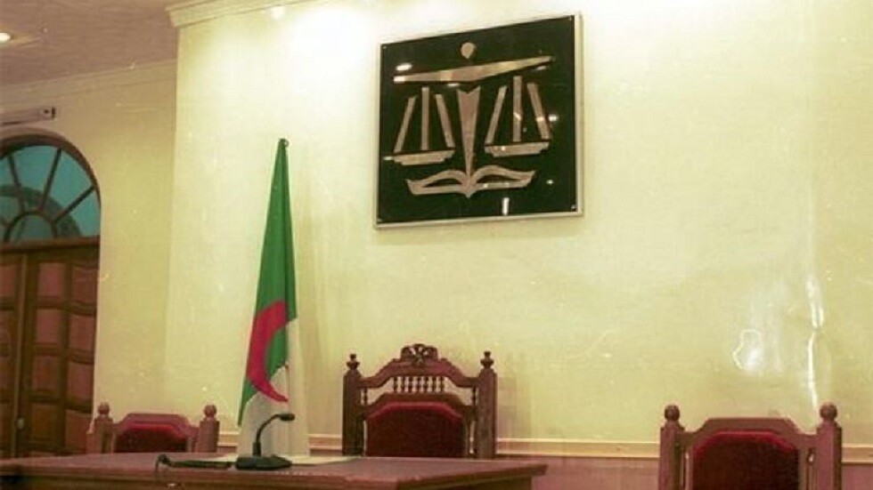 الجزائر.. وزير العدل يكشف عن زيادة حالات الخلع في البلاد