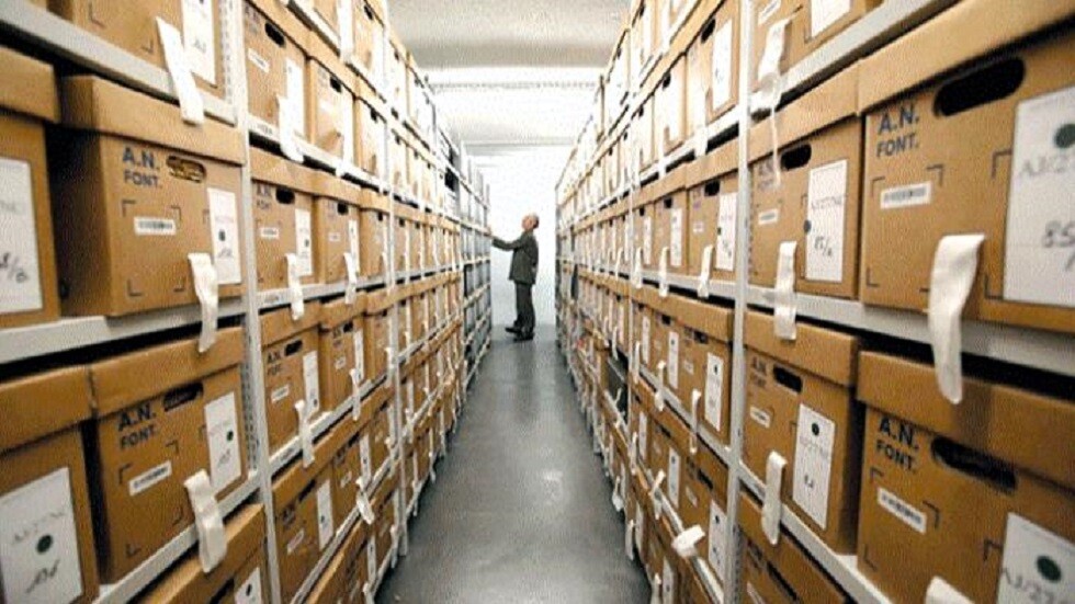 الأرشيف الجزائري.. مؤرخ فرنسي يتذمر من قرارات تتخذ باسم الدولة الفرنسية