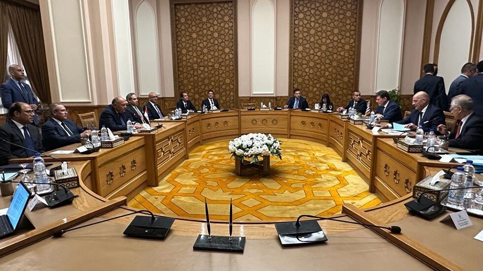 مصر واليونان توقعان مذكرة للتعاون في البحث والإنقاذ