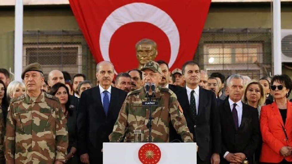 سياسي تركي يدعو إلى منح أردوغان رتبة "مارشال" على خلفية العملية العسكرية في سوريا والعراق