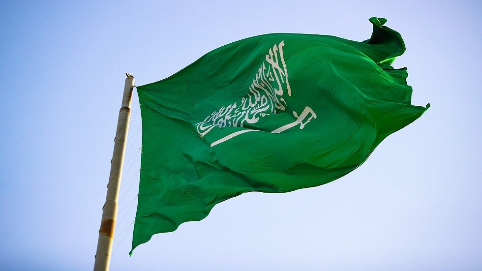 السعودية تتيح تأشيرة جديدة تسمح بتأدية العمرة وزيارة الأصدقاء