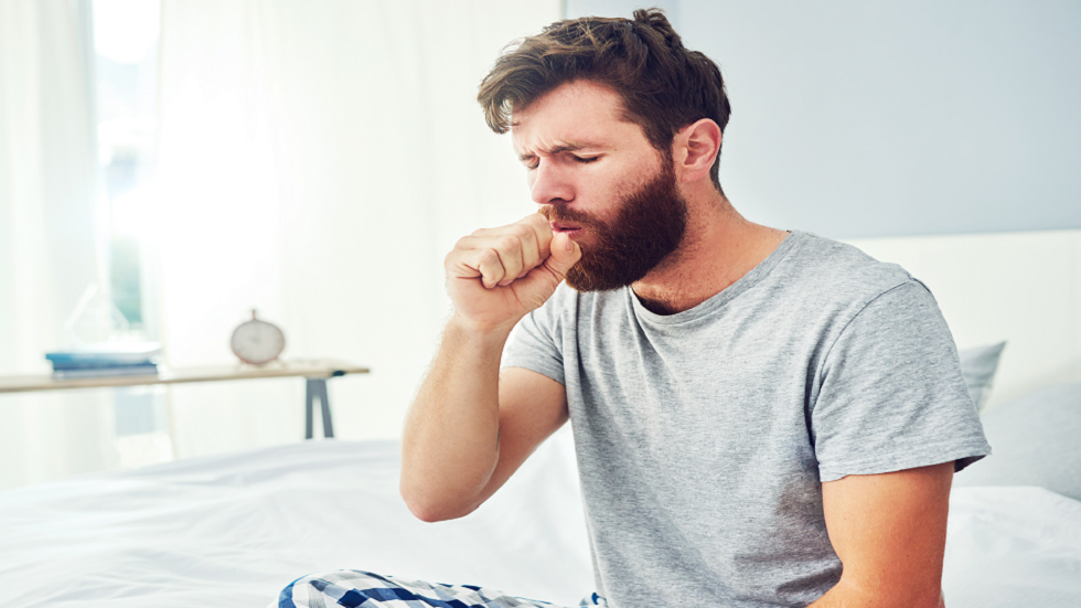 شاب يذهب إلى الطبيب بسبب السعال ليكتشف أمرا خطيرا!
