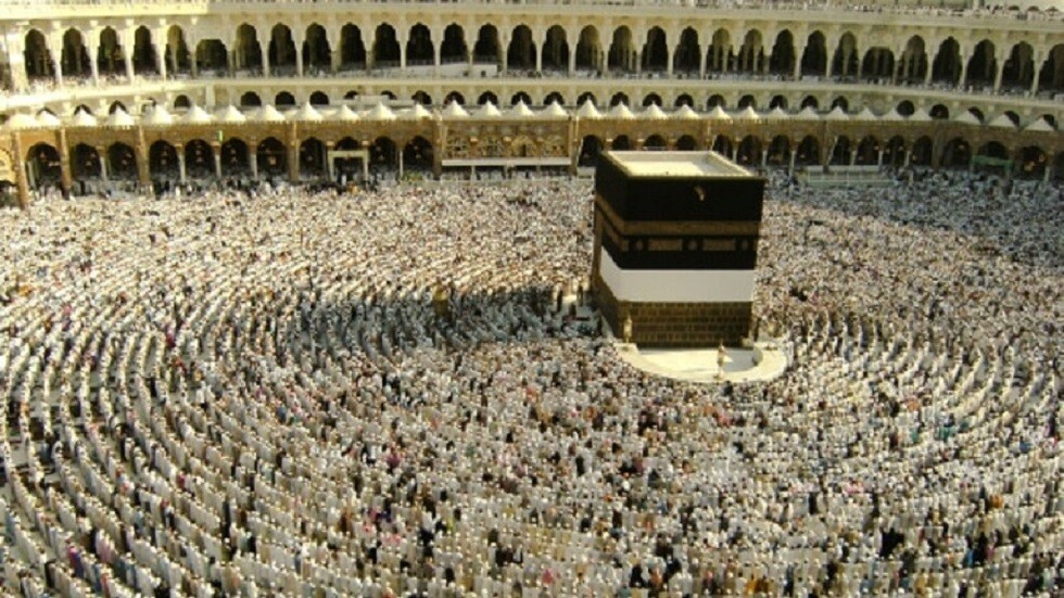 السعودية.. فلكية جدة ترصد تعامد القمر الأحدب المتزايد على الكعبة المشرفة