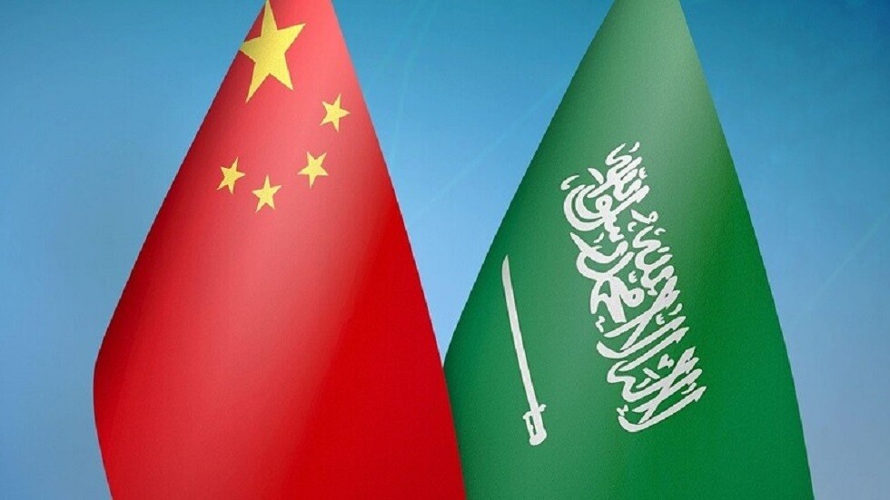 الصين والسعودية تؤكدان على أهمية حل الأزمة الأوكرانية سلميا وتجنب التصعيد