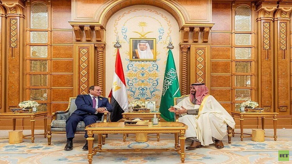 محمد بن سلمان يلتقي السيسي على هامش قمة الرياض العربية الصينية للتعاون والتنمية