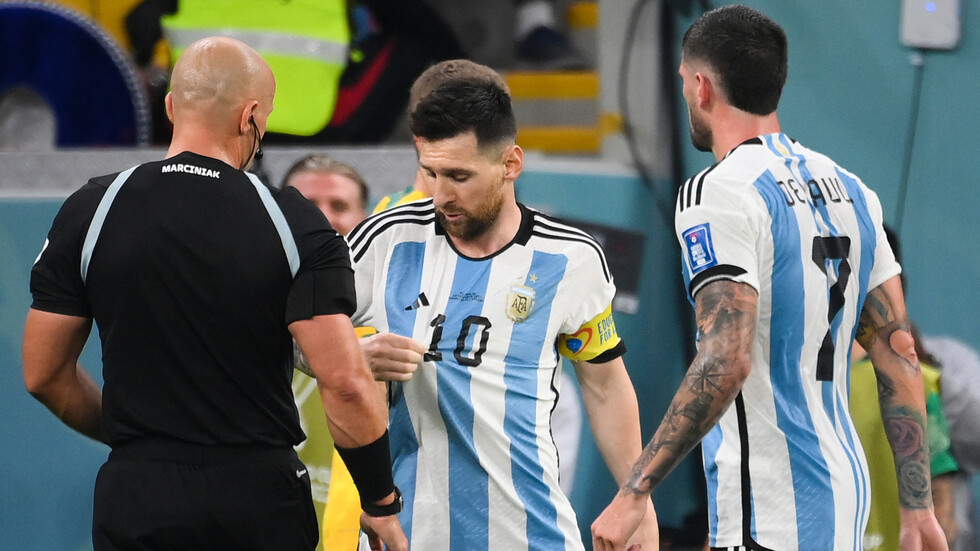 الـ"فيفا" يعلن طاقم تحكيم نهائي مونديال قطر 2022