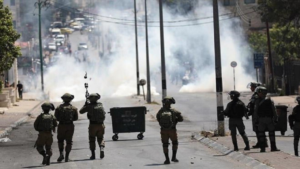إصابة عشرات الفلسطينيين بجروح واختناقات في مسيرات مناهضة للاستيطان الإسرائيلي