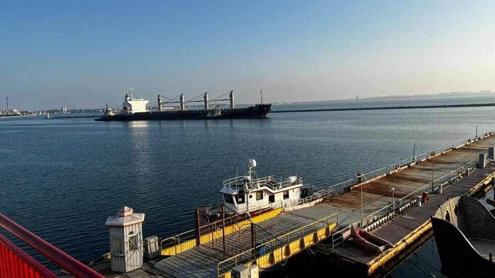 إحداها توجهت لدولة عربية.. مركز اسطنبول يعلن مغادرة الموانئ الأوكرانية 4 سفن محمّلة بالحبوب