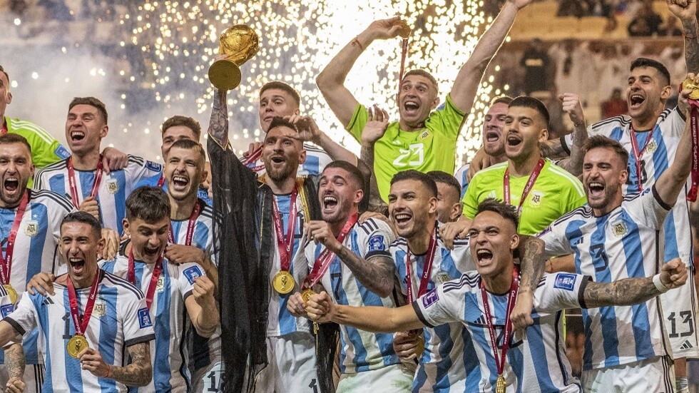 الأرجنتين تهزم فرنسا وتتوج بلقب بطلة كأس العالم 2022