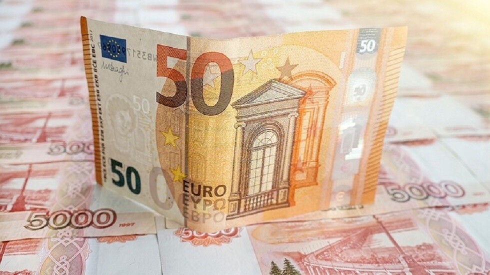 سعر صرف اليورو أعلى من 74 روبلا في بورصة موسكو
