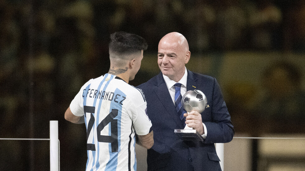إنفانتينو يخطط لتغيير موعد إقامة كأس العالم