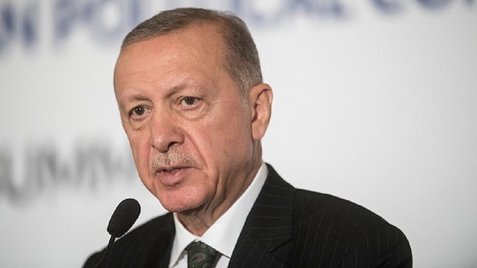 أردوغان يشكر روسيا وأوكرانيا على تسهيل عودة طائرتي الشحن العسكريتين التركيتين