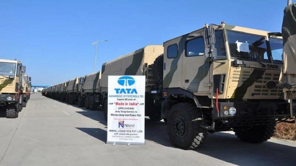 الجيش المغربي يعزز قواته بشاحنات سداسية الدفع‬ هندية الصنع