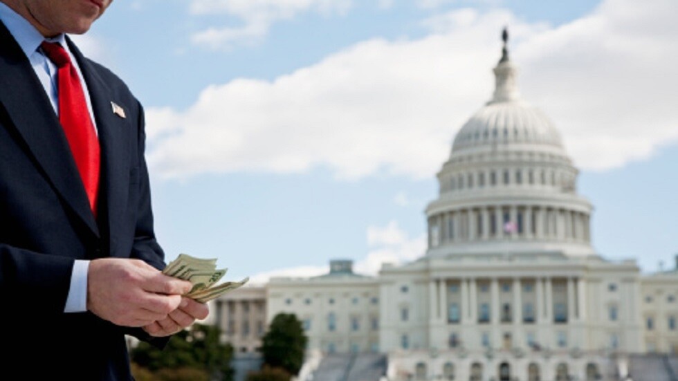 Daily Caller تكشف أرباح أعضاء الكونغرس الأمريكي من مساعدة أوكرانيا عسكريا
