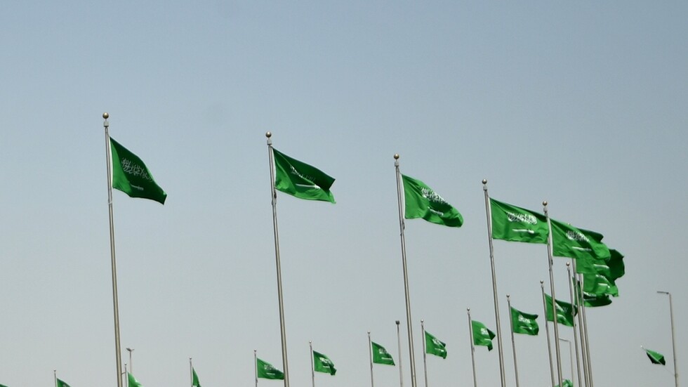 السعودية..الحكم بالسجن 30 يوما لمطربة أفراح أساءت لـ"مشهورة سناب" بمقاطع عنصرية