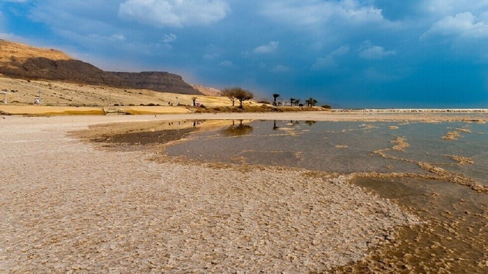 وزير المياه الأردني: البحر الميت لن يجف
