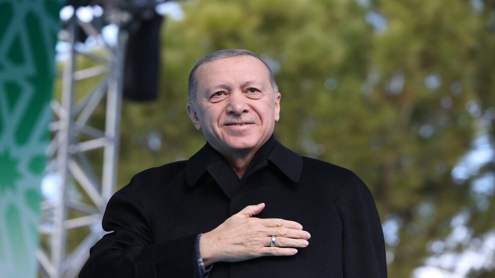 أردوغان يهاتف زيلينسكي: مستعدون لتقديم "مساهمة كبيرة" في إحلال السلام