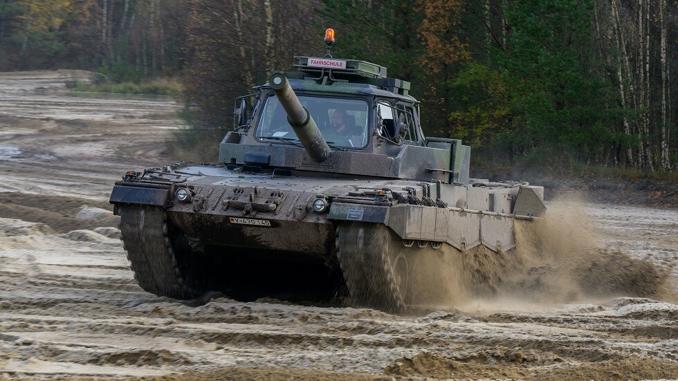 روسيا.. "لجنة الدفاع" تكشف تفاصيل بشأن "T-90 الروسية" و"ليوبارد 2" الألمانية و"أبرامز" الأمريكية