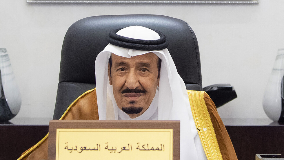 السعودية.. صاحب "عشت سعيدا" يكشف تفاصيل اتصال الملك سلمان (فيديو)