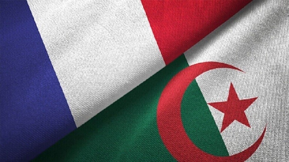 الجزائر.. بين ظلال مروحة ريش النعام و