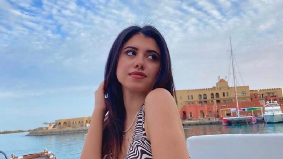 بالبدلة الحمراء على سلم المـشنقة.. مسؤول مصري يكشف حقيقة إعدام قاتل نيرة أشرف (صورة)
