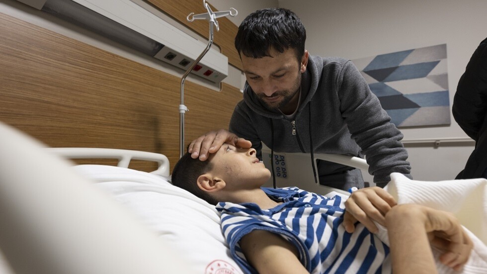 تركيا.. انتشال طفل عمره 12 عاما على قيد الحياة بعد 11 يوما من تحت أنقاض الزلزال