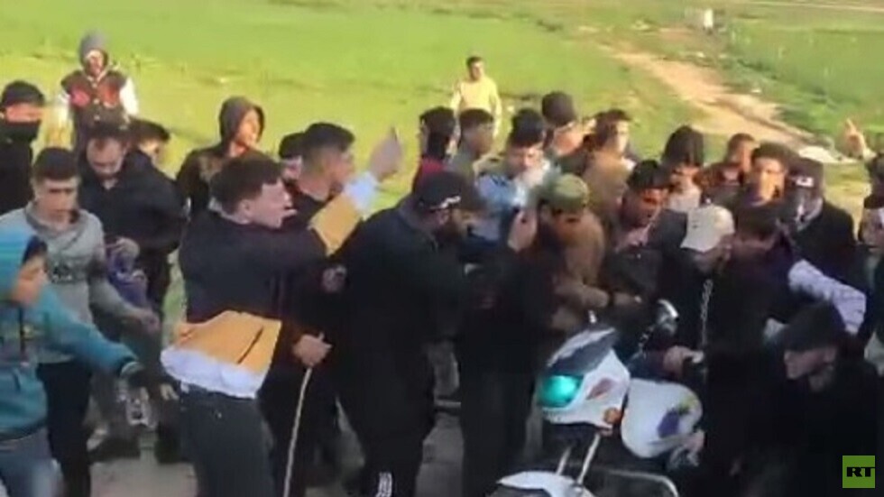 إصابة خطيرة لشاب فلسطيني بقنبلة غاز إسرائيلية خلال مواجهات شمالي غزة (فيديو)