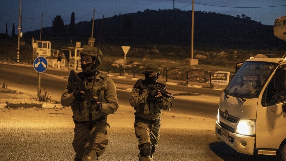 "وفا": مقتل فلسطيني وإصابة 100 آخرين بهجمات للمستوطنين على بلدة حوارة في نابلس