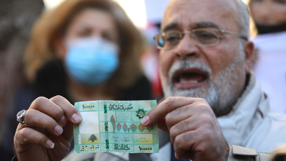 لبنان.. الدولار يصعد إلى مستوى قياسي جديد