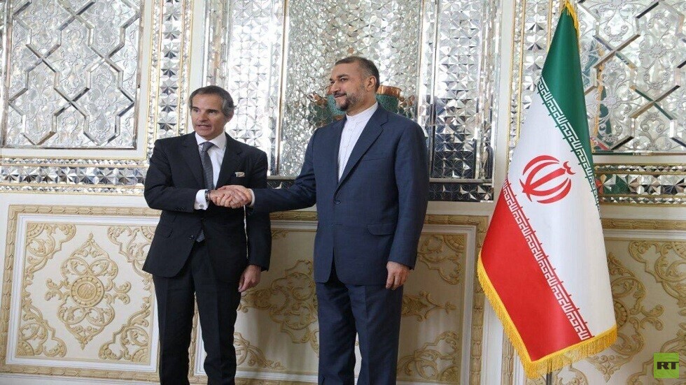 غروسي يدعو طهران لإضفاء الشفافية على بعض القضايا الخاصة بالملف النووي