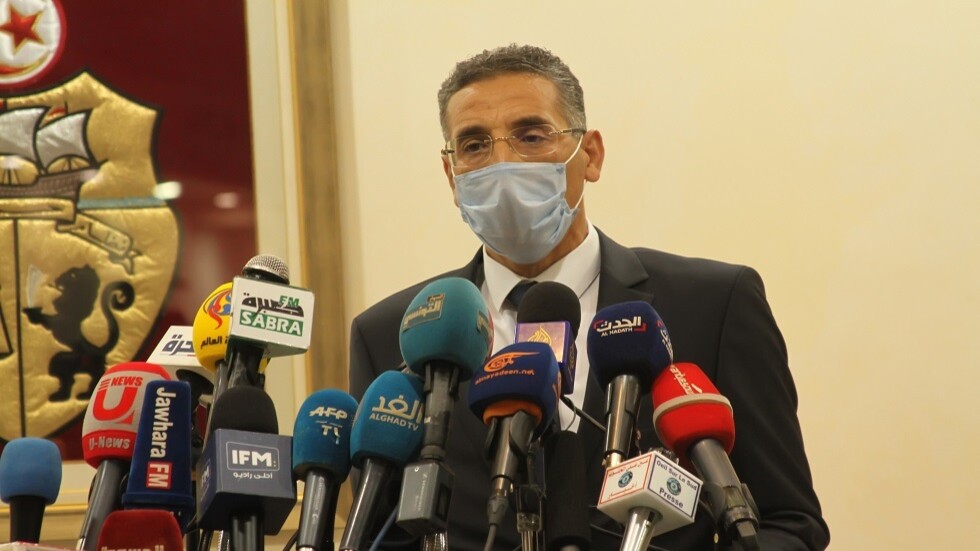 وزير الداخلية التونسي يستقيل من منصبه