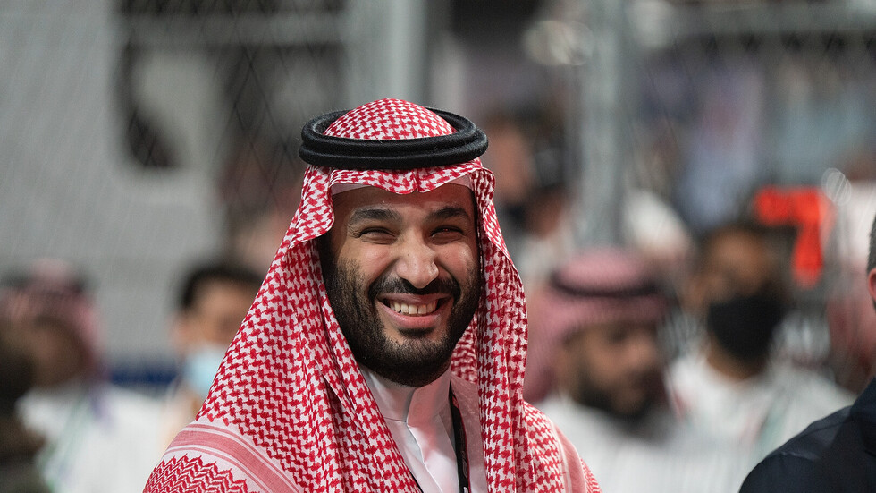 تواضع بن سلمان يشعل مواقع التواصل! (فيديو)