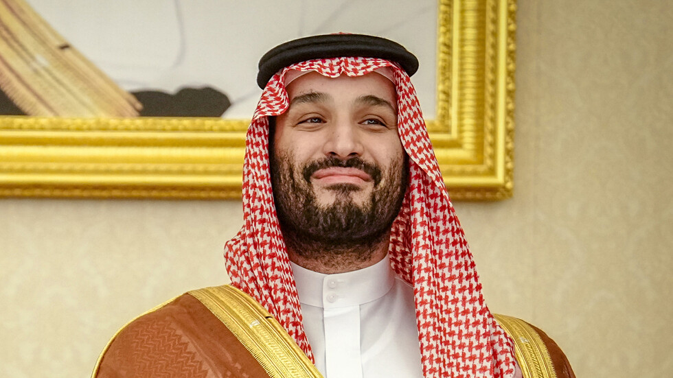 "فاينانشيال تايمز": السعودية تبني استراتيجية اقتصادية مستقلة عن الولايات المتحدة