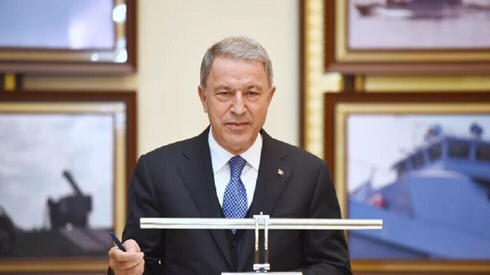 وزير الدفاع التركي ينفي "الادعاءات بشأن تدفق اللاجئين إلى تركيا" بعد الزلزال
