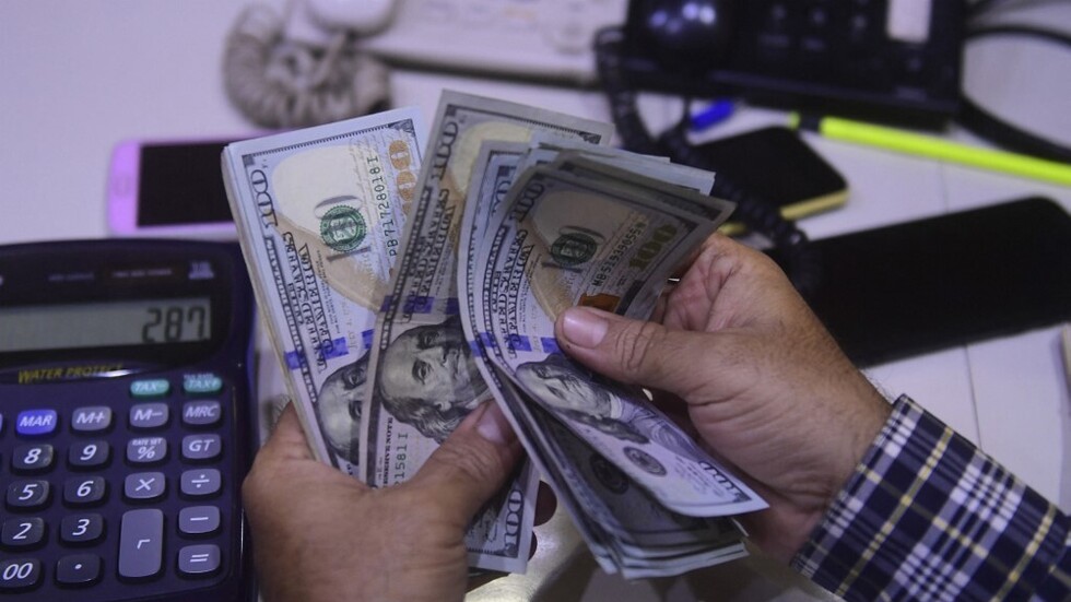 رئيس الوزراء الماليزي: لا سبب يدعو إلى الاعتماد على الدولار