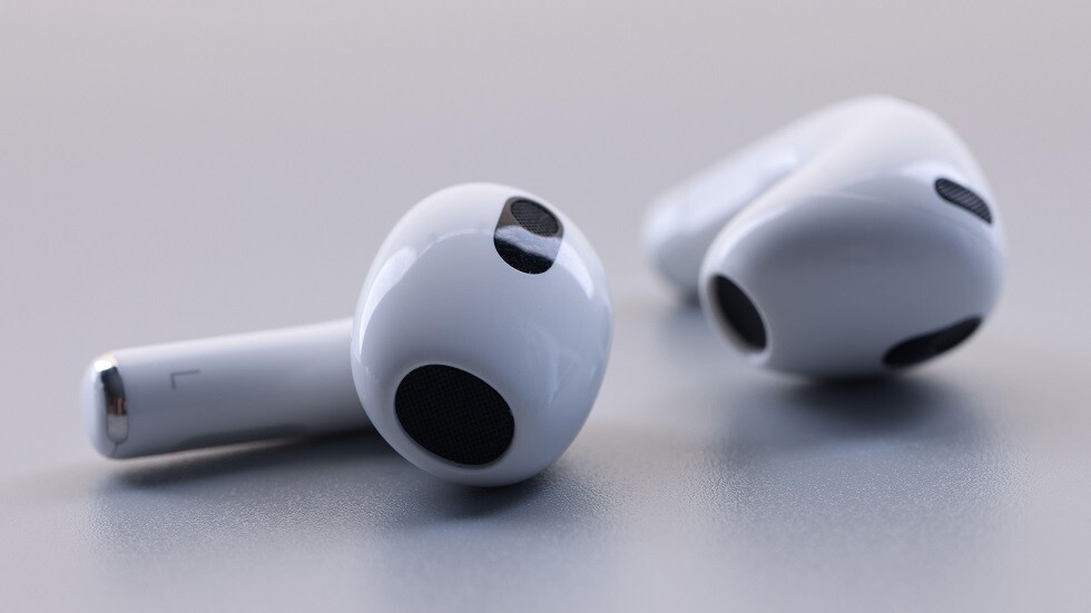 آبل تمنح سماعات AirPods ميزات فريدة