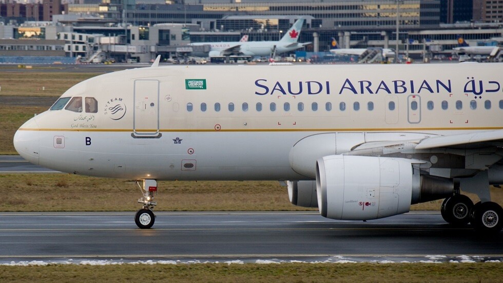 السعودية.. بيان جديد بشأن تعرض طائرة لإطلاق النار في مطار الخرطوم